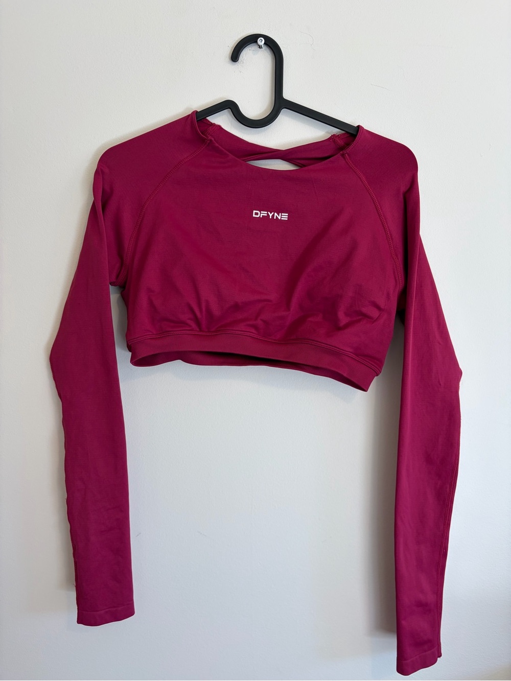 #47- DFYNE- Dynamic Long Sleeve Crop Top, size medium